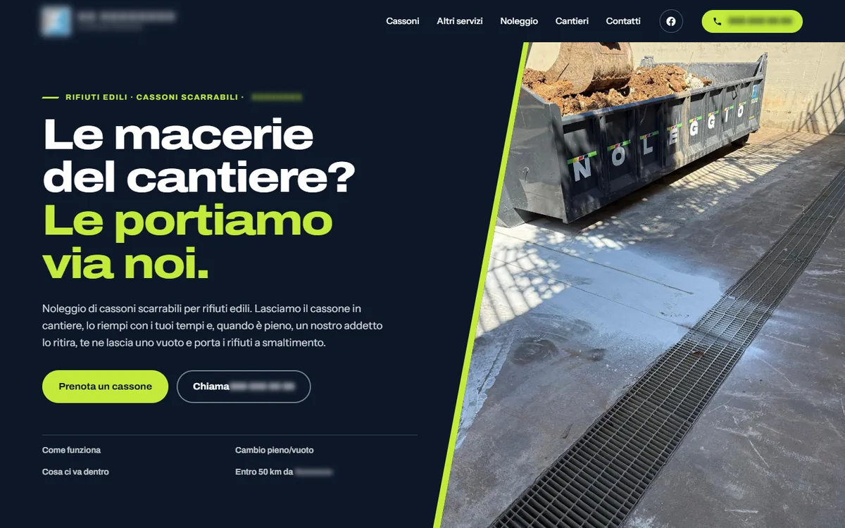 La home page del sito di un'azienda di cassoni scarrabili, con un cassone in cantiere. Nome, logo e recapiti dell'azienda sono oscurati.